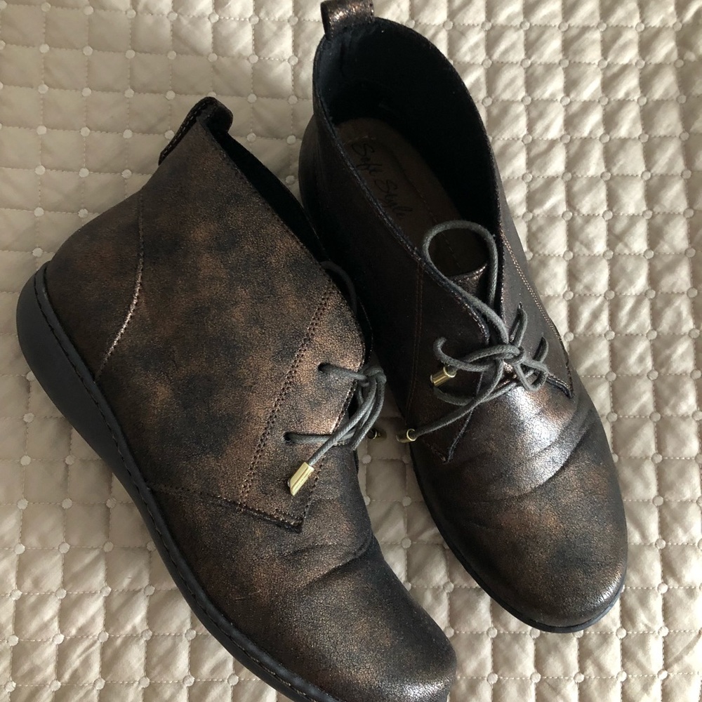Bronze Metallic shoes . Soft Style.